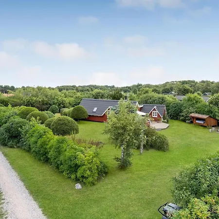 3 Bedroom Beautiful In Glesborg