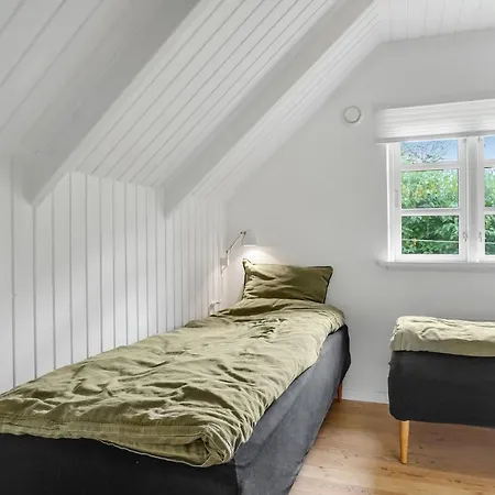 3 Bedroom Beautiful Home In Glesborg Casa de Férias *