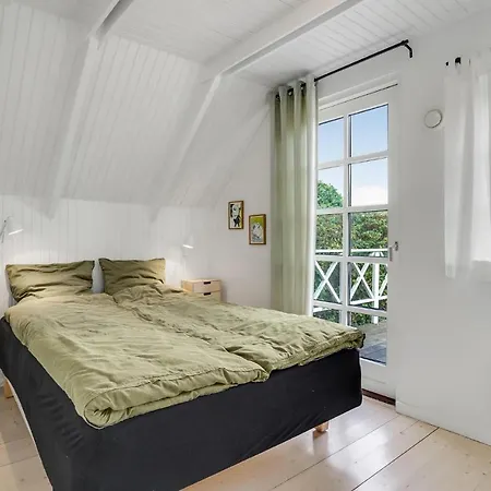 3 Bedroom Beautiful Home In Glesborg * Glesborg
